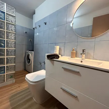 Center - Close To The ! Apartman *