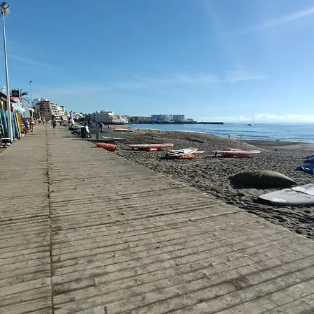 Center - Close To The ! *